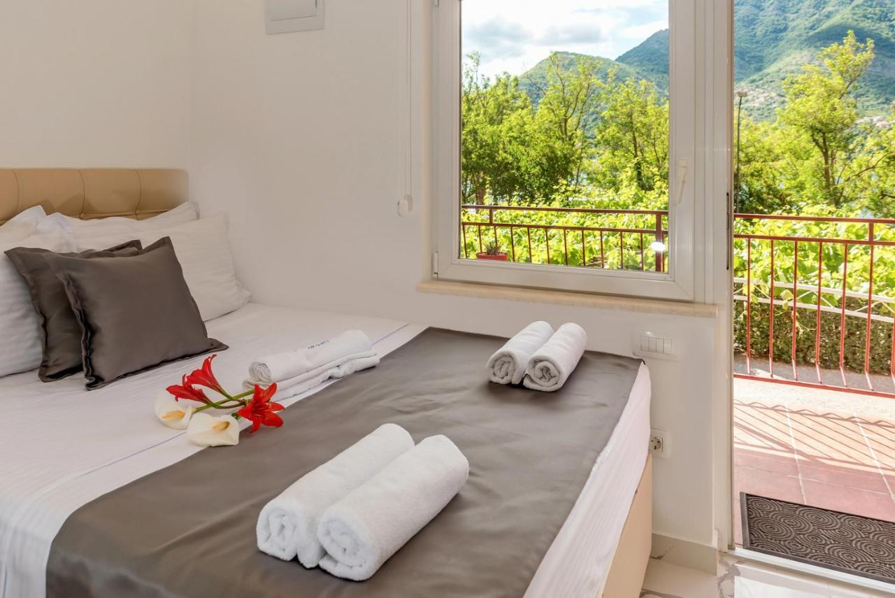Apartments Vujicic Tivat Eksteriør billede