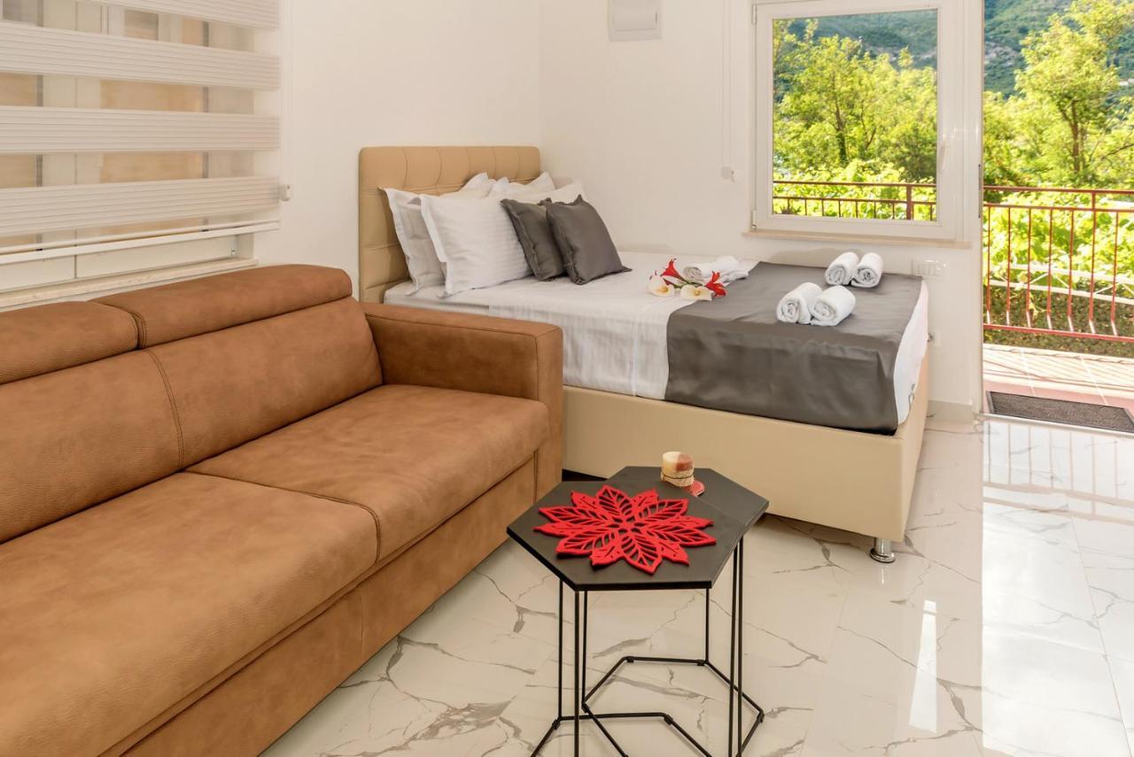 Apartments Vujicic Tivat Eksteriør billede